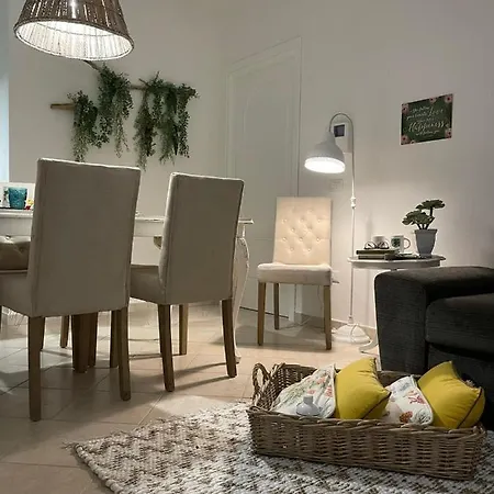 Green House Apartment *